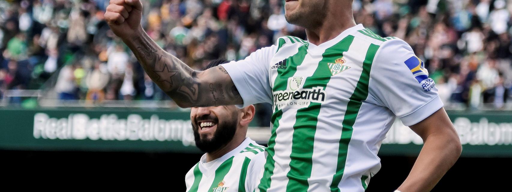 Sergio León durante un partido del Betis.