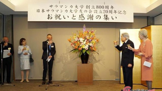 Grandez lazos de amistad y colaboración entre la Universidad de Salamanca y Japón. El exrector junto a los emperadores nipones
