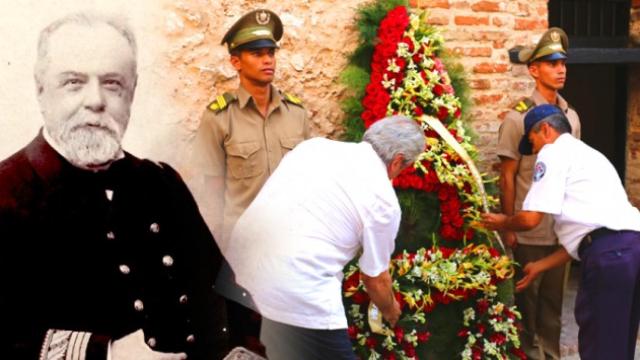Foto de época del Almirante Pascual Cervera y Topete junto a la de un homenaje oficial a su figura.