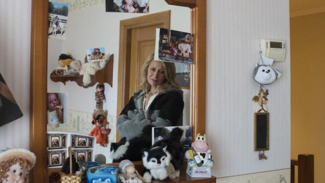 El espejo de la habitación de Diana, todavía con las fotografías de juventud.