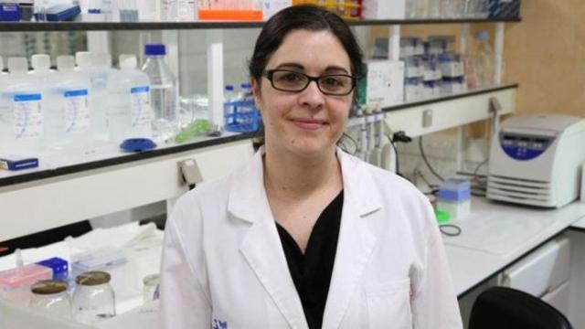 La investigadora María Jesús Buzón, del Instituto de Investigación Vall d'Hebron (VHIR).