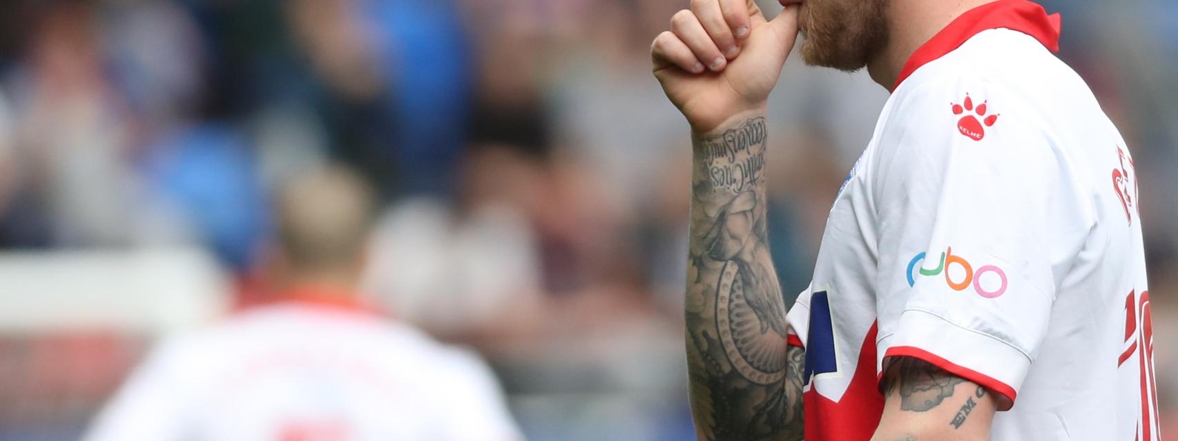 Guidetti celebra un gol con el Alavés.