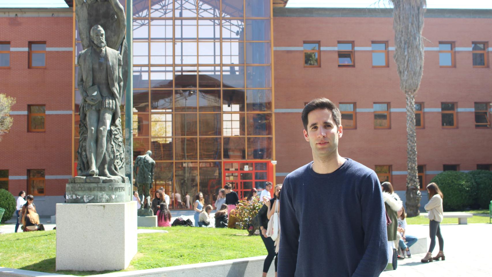 David Romero González, de 31 años, es cordobés. Estudió psicología. Ahora es uno de los 12.000 afectados por los préstamos al honor del Ministerio de Educación.
