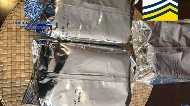 Paquetes de leche falsa intervenidos por Policía y Europol.