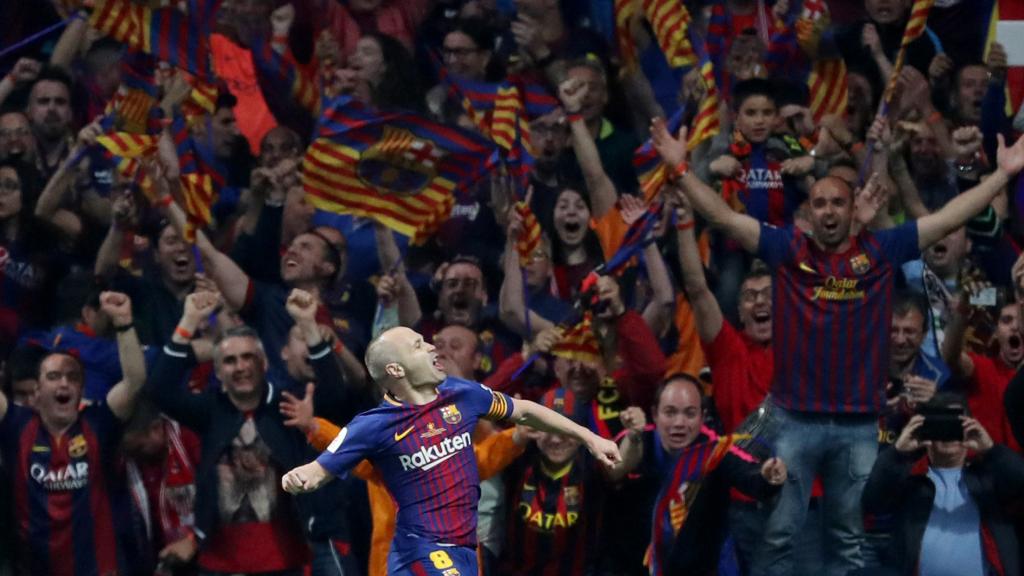 Iniesta celebra su gol en la final de Copa entre Sevilla y Barcelona.