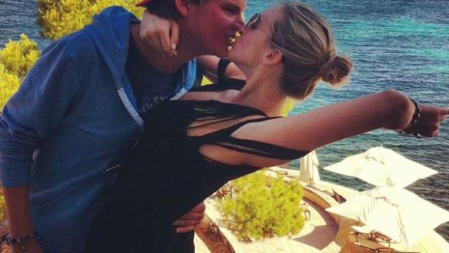 Avicii junto a su exnovia en una imagen subida por ella a sus redes sociales.
