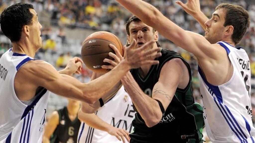 Lavrinovic ante Prigioni y Begic hace siete años: ¿emulará el Madrid al Montepaschi?