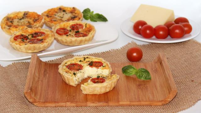 MINI QUICHES DE QUESO Y TOMATES CHERRY CON TMX Portada