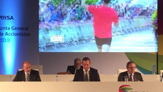 Javier Monzón (vicepresidente no ejecutivo), Manuel Mirat (consejero delegado) y Manuel Polanco (presidente no ejecutivo) durante la Junta de Accionistas de Prisa.