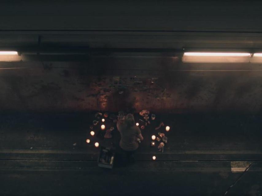 Escena de la segunda temporada de la adaptación de la novela de Atwood.