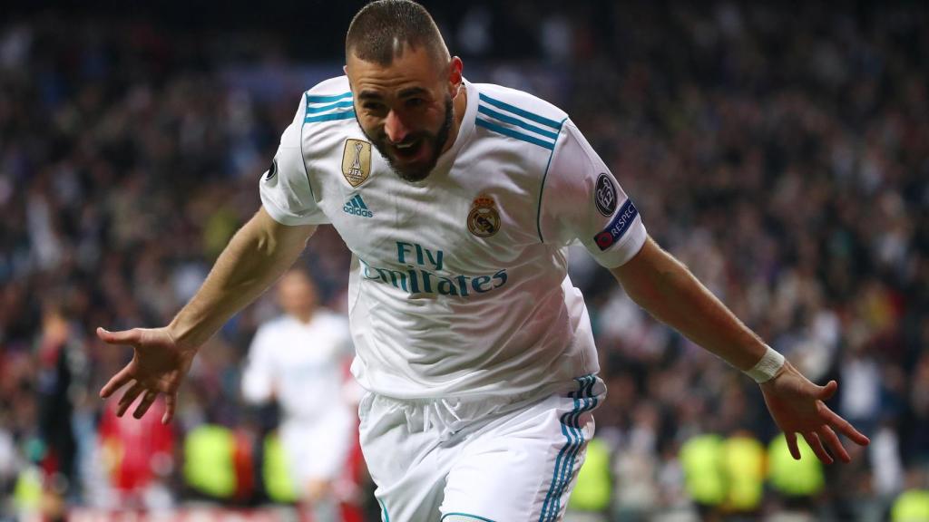 Benzema celebra uno de sus goles al Bayern.
