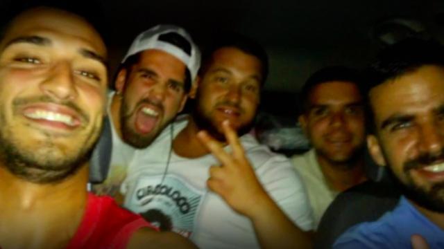 Los cinco miembros de La Manada en un viaje juntos en coche.