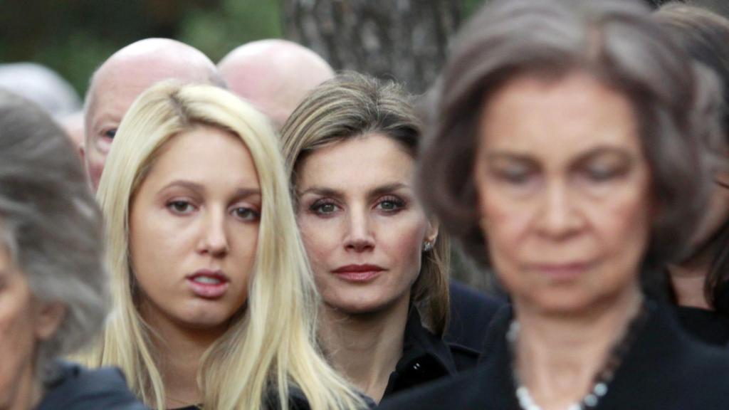 Letizia, Sofía y Olympia de Grecia, hija de Marie-Chantal, en Atenas, con motivo del 50 aniversario de la muerte del rey Pablo.