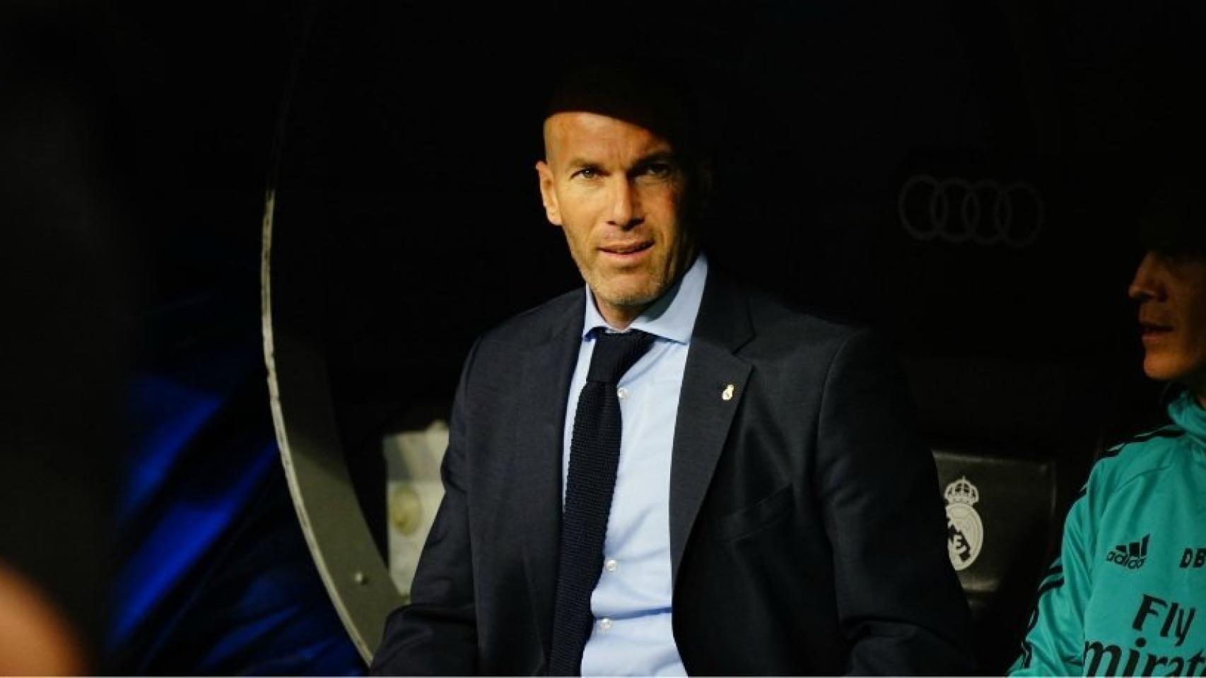 Zidane, en el banquillo durante el Real Madrid - Athletic. Foto: Virginia López/El Bernabéu