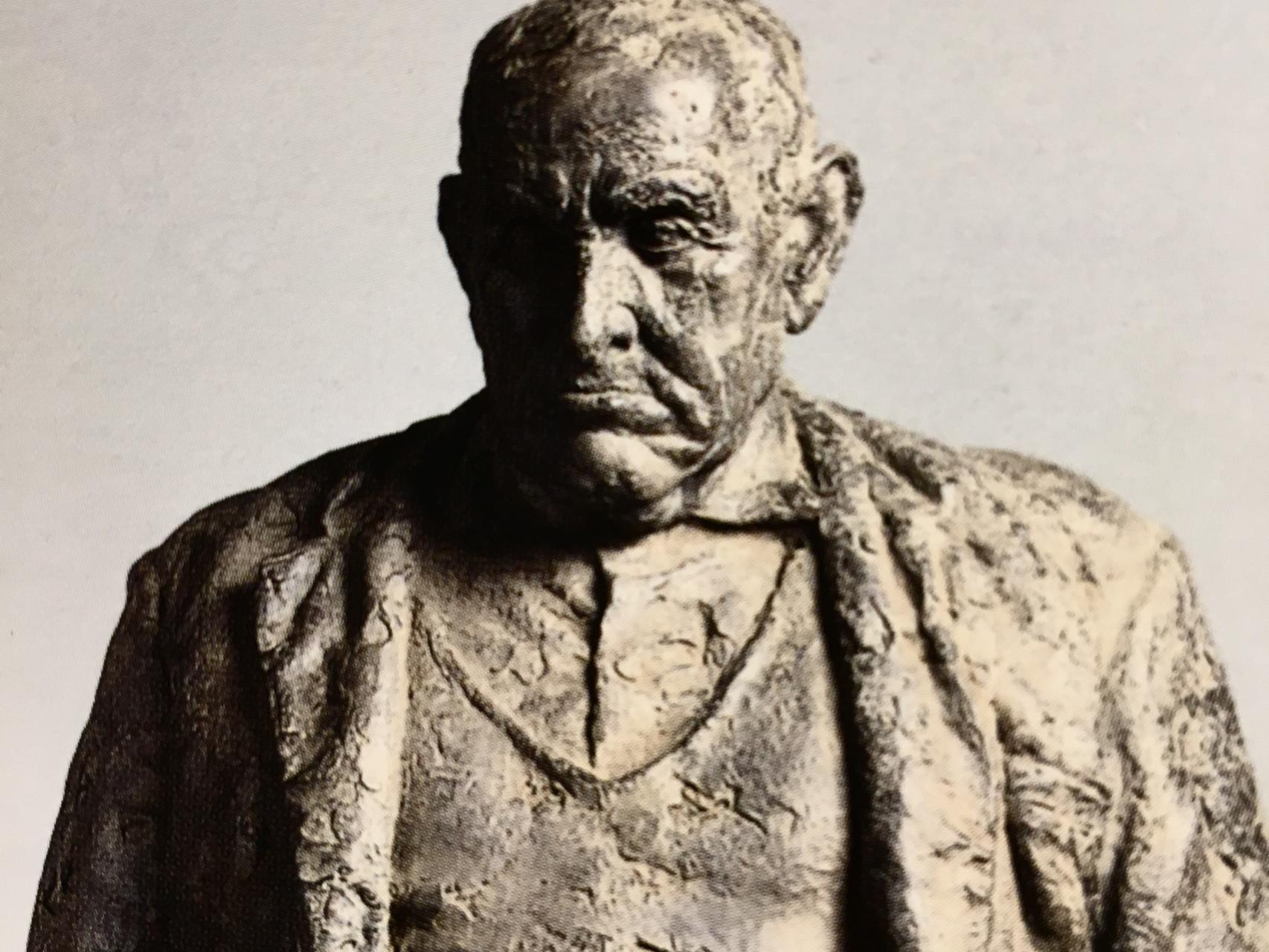 El alcalde, escultura de Julio López Hernández.