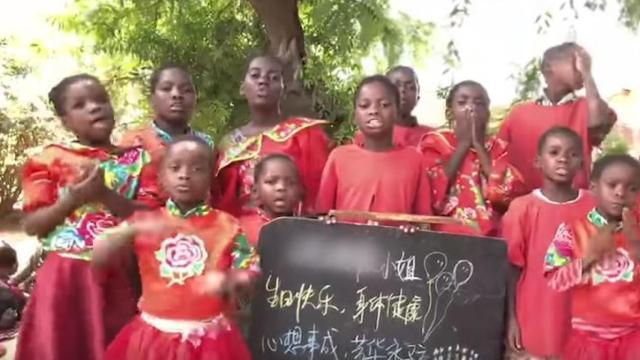 Vídeos personalizados de africanos felicitando el cumpleaños, la nueva moda en China