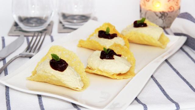 BRANDADA DE BACALAO CON PIMIENTOS CARAMELIZADOS SOBRE TEJA DE PARMESANO CON TMX IMG_7116 6 Portada