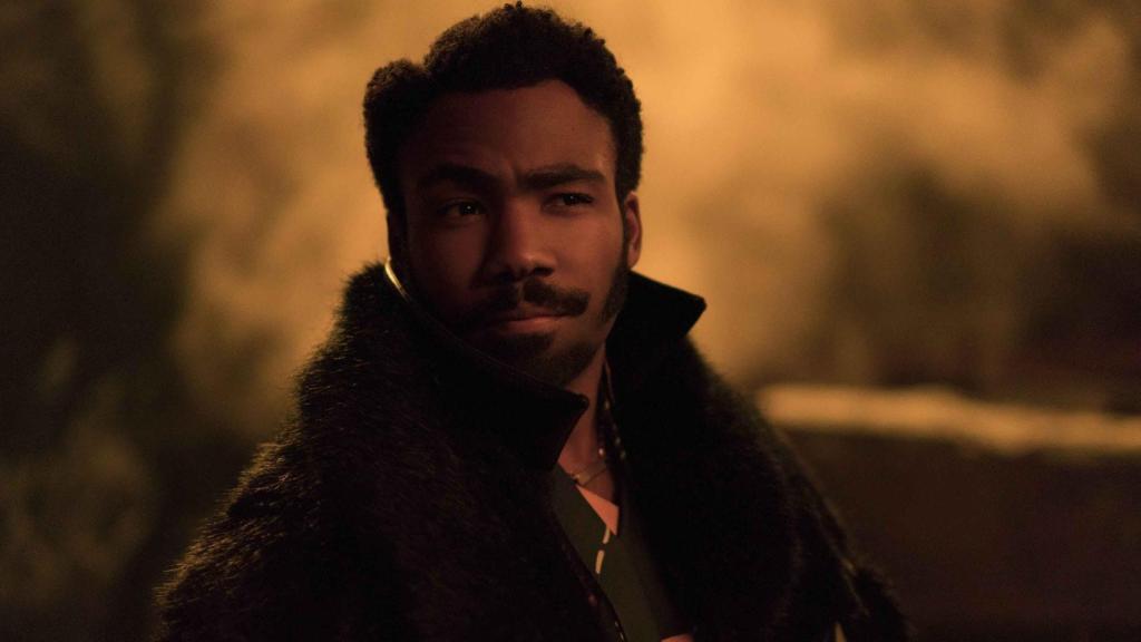 Donald Glover da vida a Lando Calrrisian.