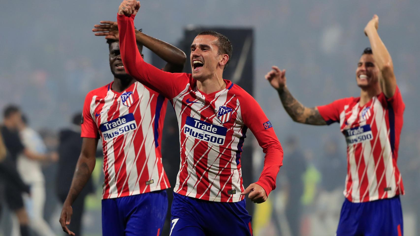 Griezmann y sus compañeros en la final de la Europa League.