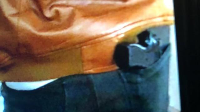 Esta es la primera foto del sospechoso que colgaron los agentes.