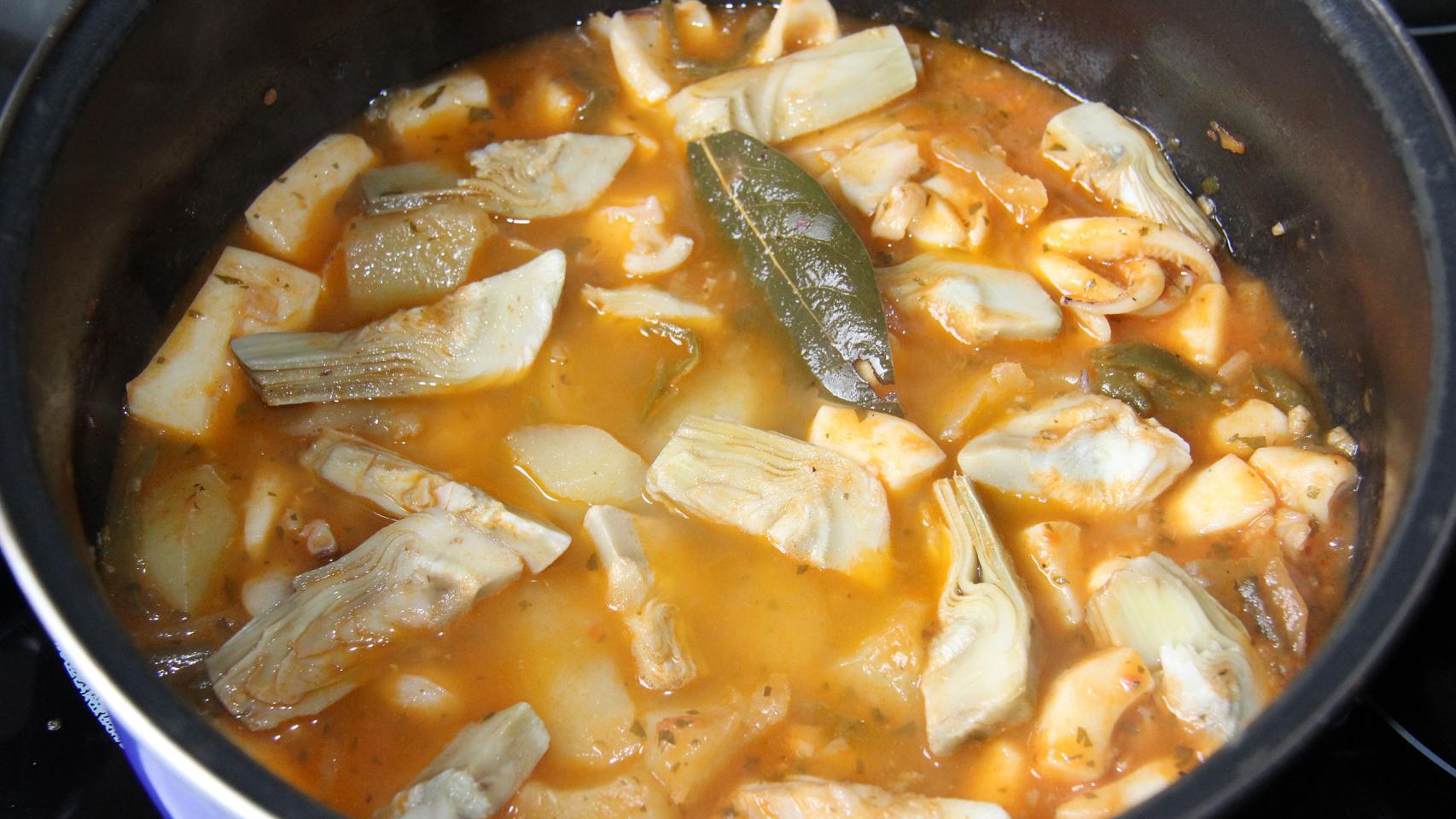 GUISO DE SEPIA CON ALCACHOFAS Y GUISANTES 08