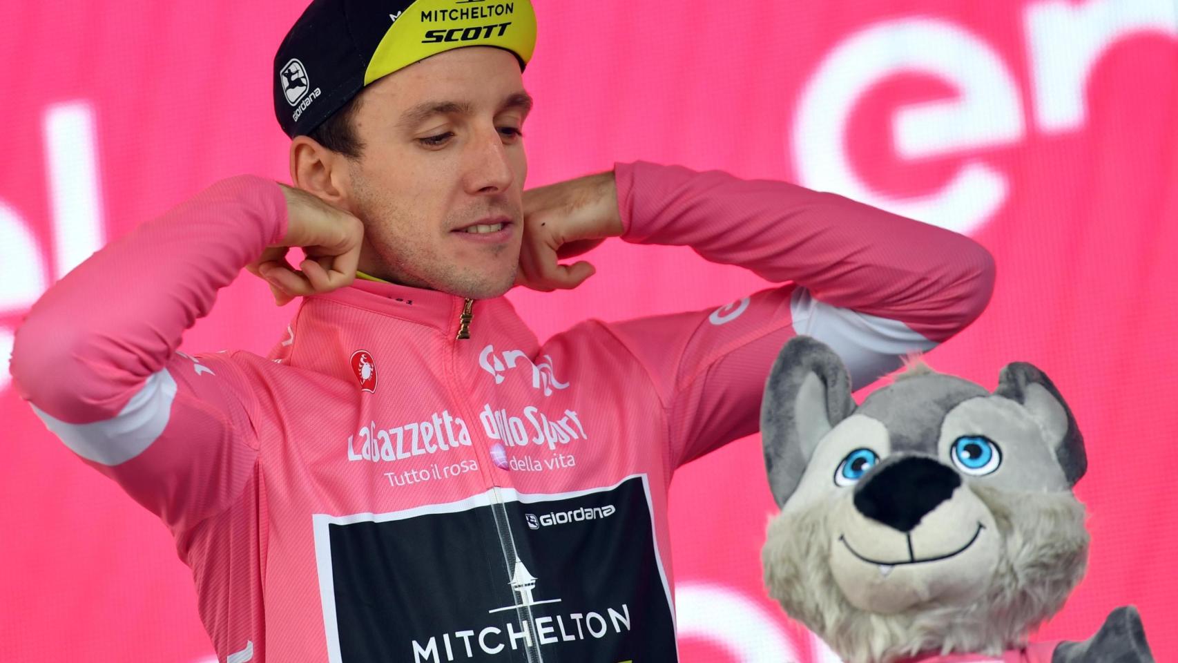 Simon Yates todavía no puede confiarse, aunque el Giro esté de cara.