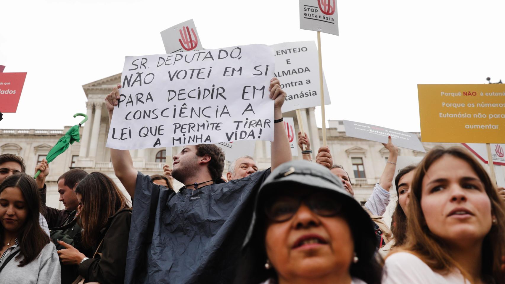 Los comunistas portugueses, en contra de despenalizar la eutanasia.