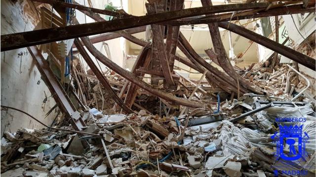 Interior del edificio que se vino abajo.