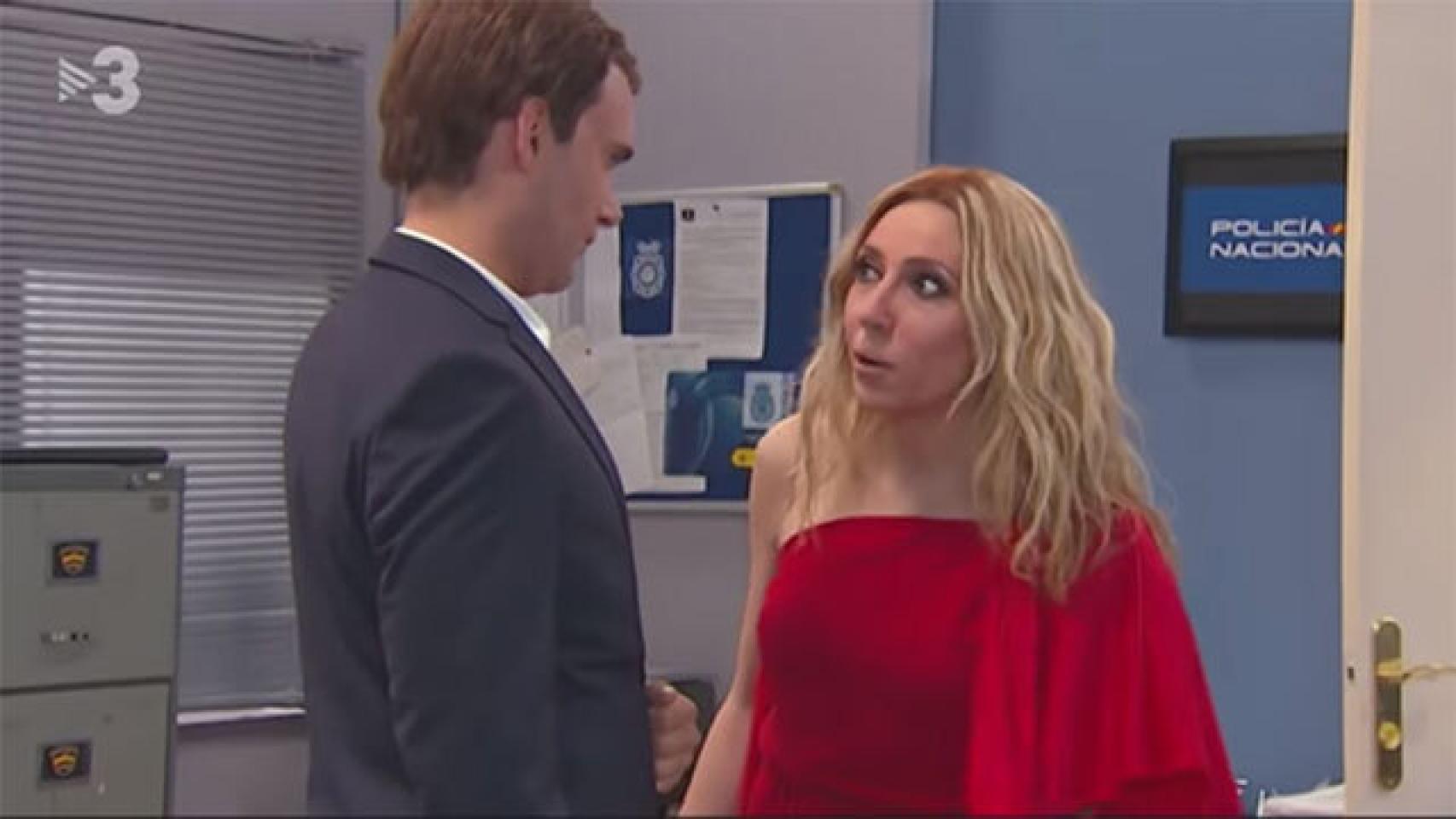 Así es el “nuevo” himno de España de Marta Sánchez en 'Polònia'