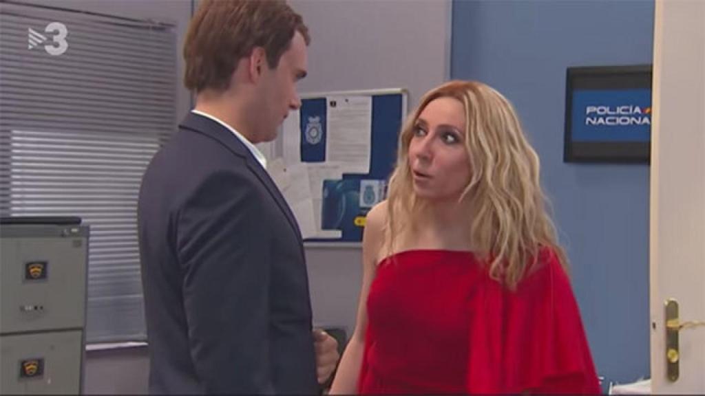 Así es el “nuevo” himno de España de Marta Sánchez en 'Polònia'