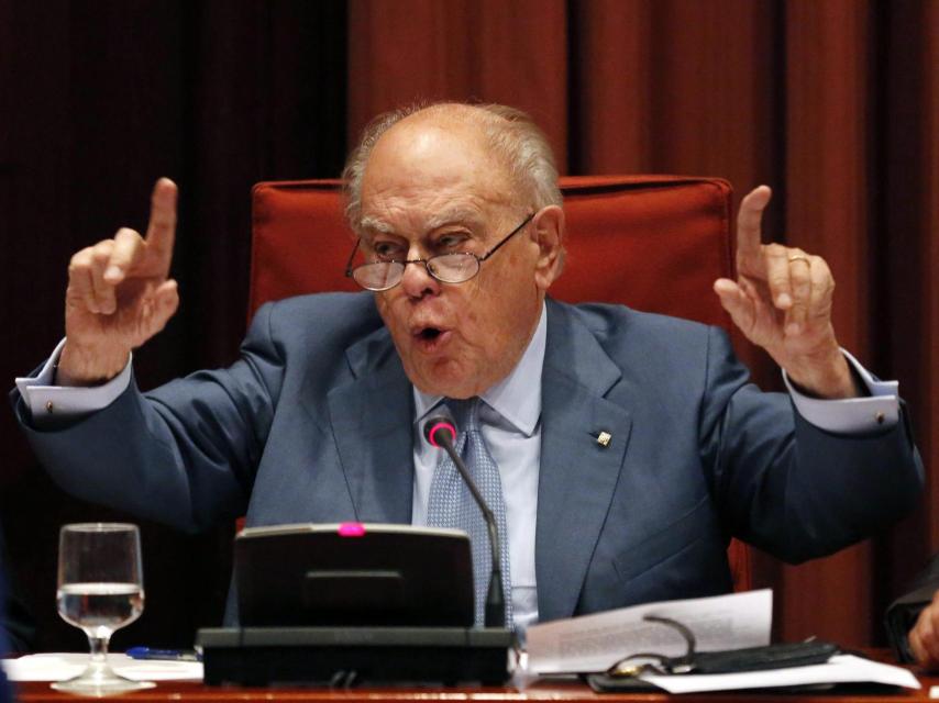 Jordi Pujol, durante su comparecencia en el Parlamento catalán para defenderse de las acusaciones de corrupción.