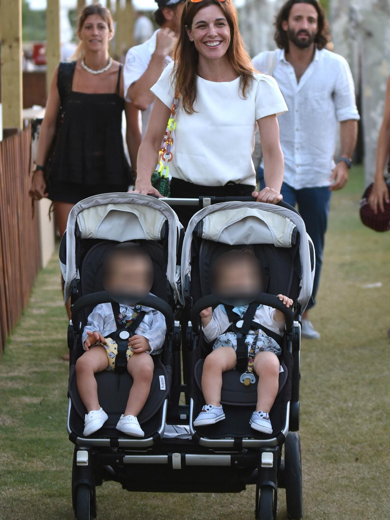 La pareja con sus hijos en Sotogrande, en agosto de 2016.