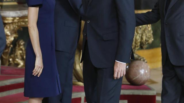 La reina Letizia y el líder socialista, Pedro Sánchez.