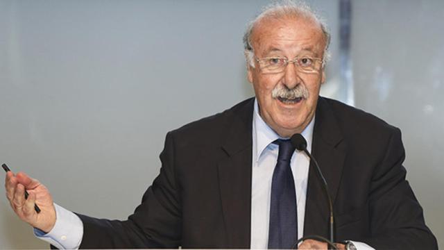 Vicente del Bosque en una conferencia.