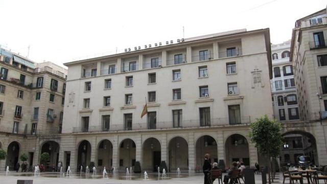 Fachada de la Audiencia Provincial de Alicante.