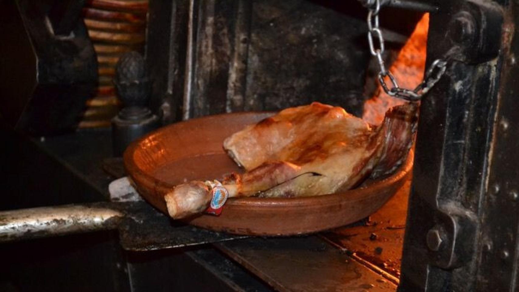 Imagen de un lechazo de un Encuentro Gastronómico