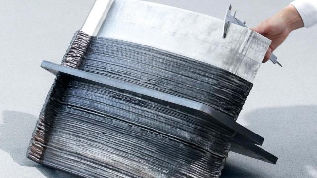 Una pieza metálica impresa con la tecnología WAAM.