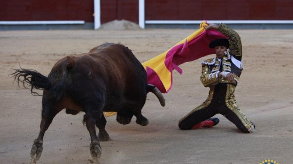 Larga cambiada de Cayetano al sexto