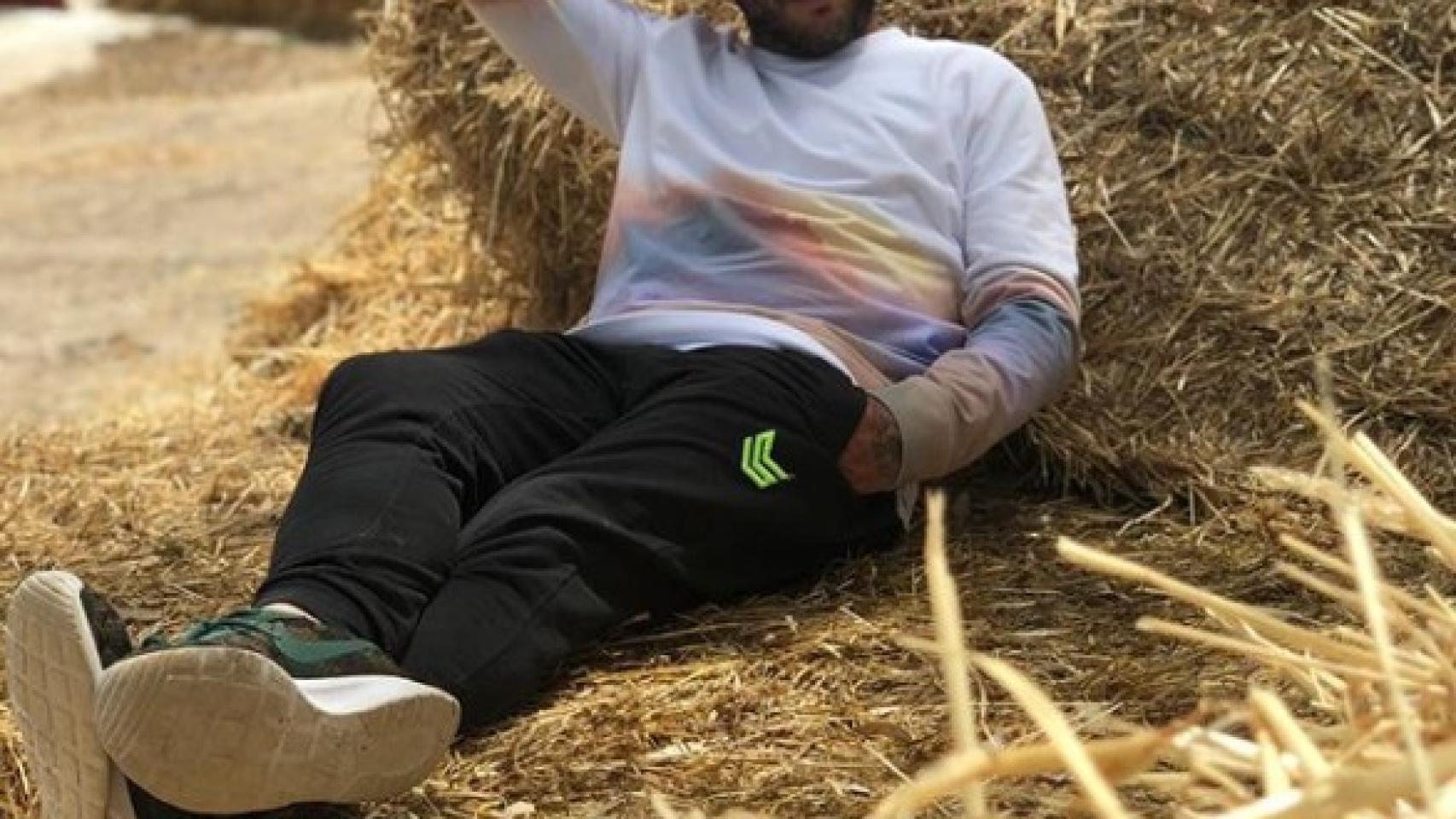 Kiko Rivera regresa a las redes sociales como si nada hubiera pasado. En los últimos días ha decidido colgar imágenes suyas dejando ver que su enfermedad le estaría dando una tregua.