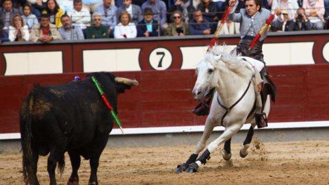 Antológico par a dos manos de Diego Ventura con 'Dólar' sin bocao