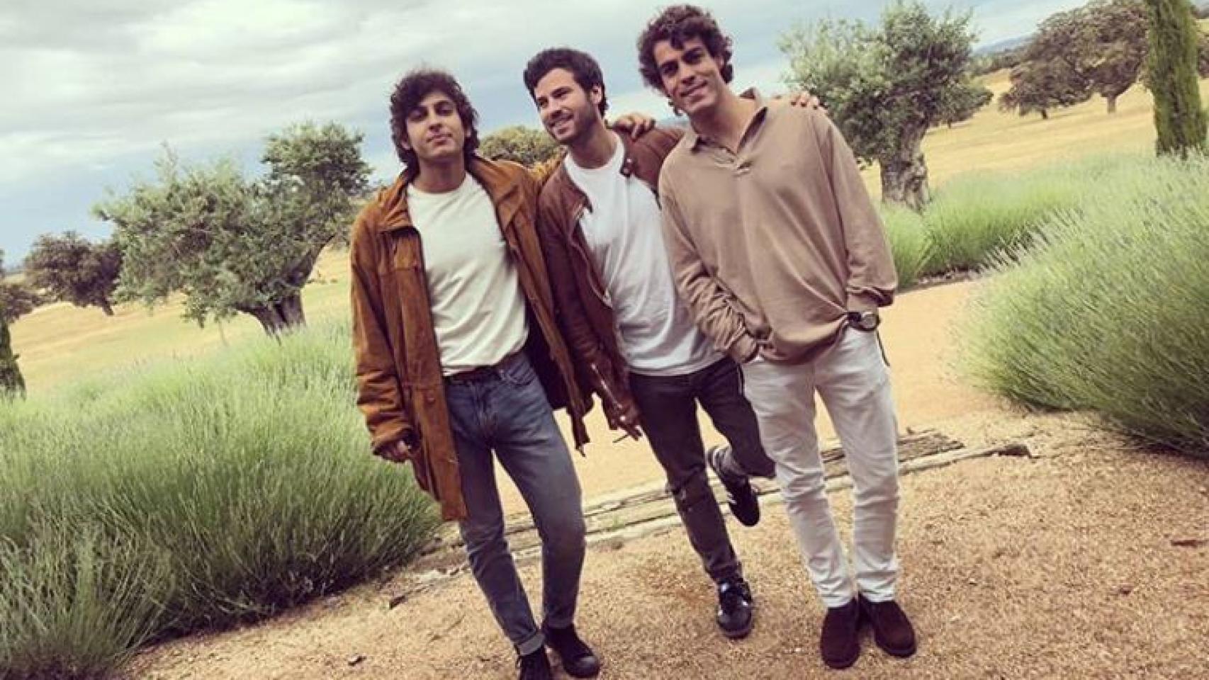 Imágenes del día: Willy Bárcenas rodeado de sus amigos en su momento más duro