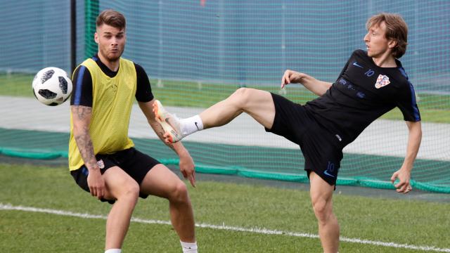 Caleta-Car y Modric en un entrenamiento con Croacia.