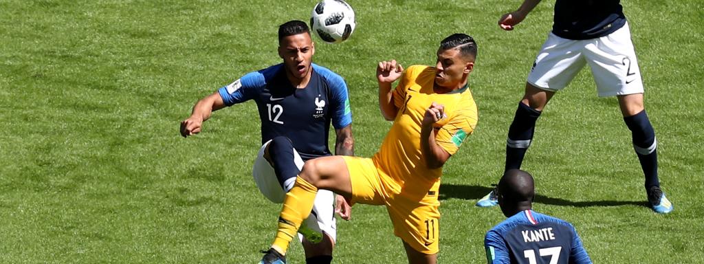 Nabbout, de Australia, ante Kanté y Tolisso, de Francia.