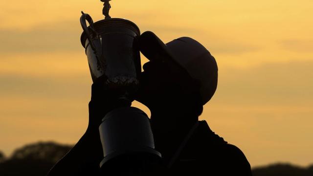 Brooks Koepka con la copa del US Open