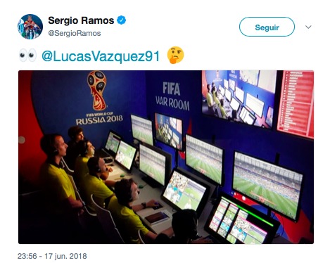 El vacile de Ramos a Lucas por su parecido con un asistente del VAR