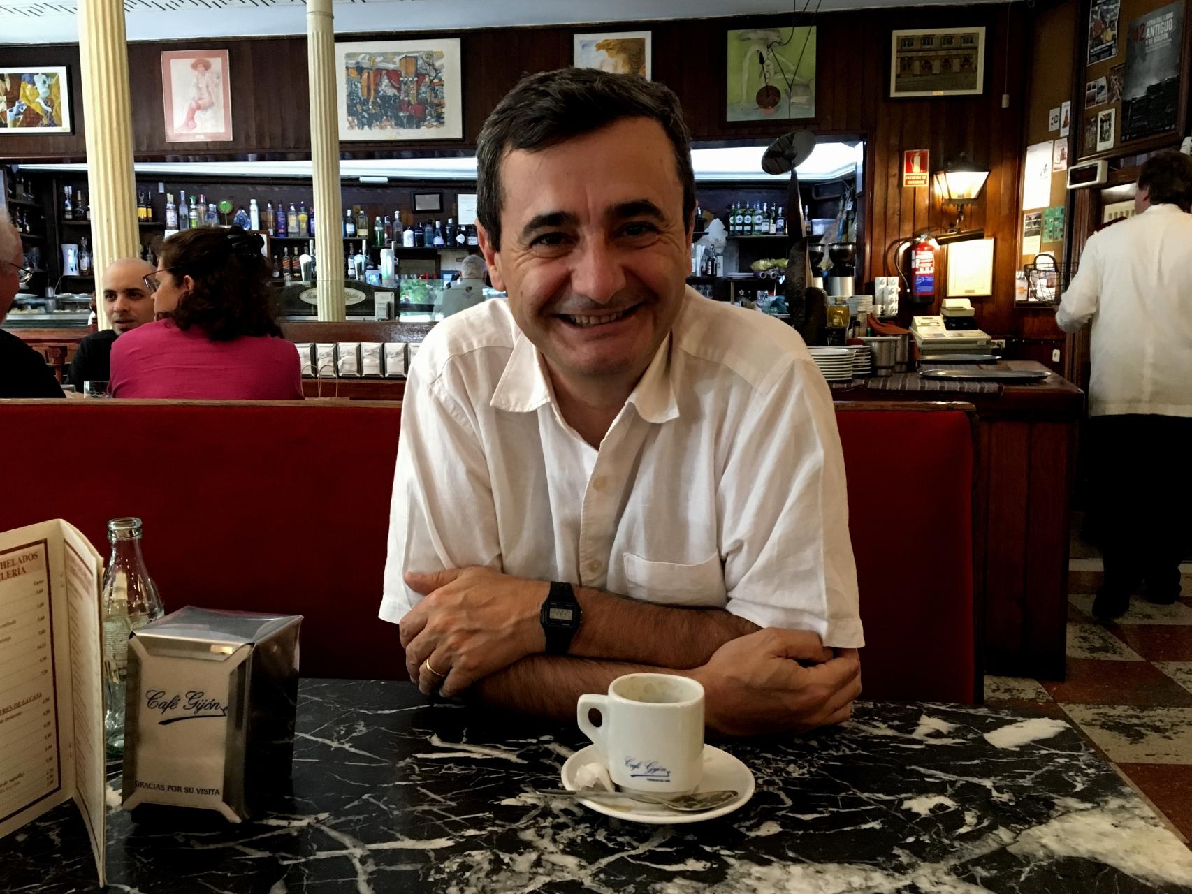 El catedrático de Historia Contemporánea Antonio Cazorla durante la entrevista con este periódico.