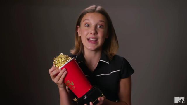 Millie Bobby Brown en el vídeo con el que agradeció el premio.