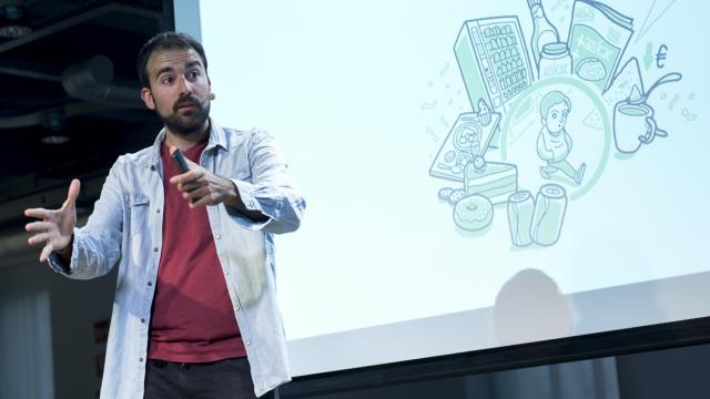 Aitor Sánchez durante la presentación de su libro 'Mi dieta ya no cojea' en la Fundación Telefónica. (Archivo)