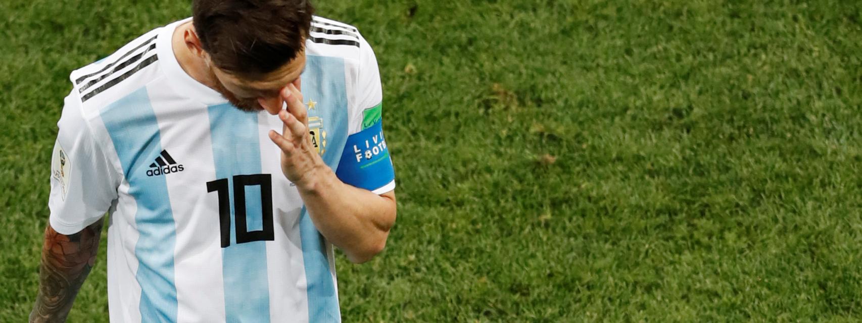 Mess se lamenta tras fallar una ocasión.