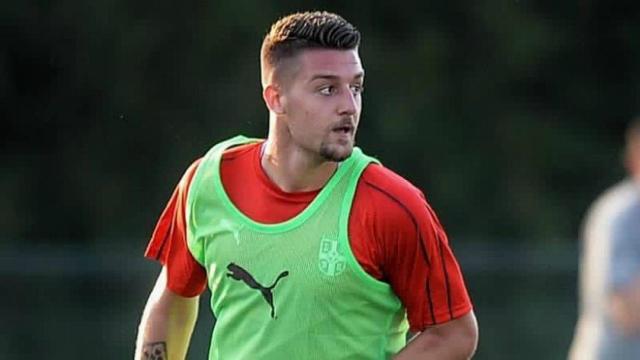 Milinkovic-Savic entrena con Serbia. Foto Twitter (@FSSrbija)